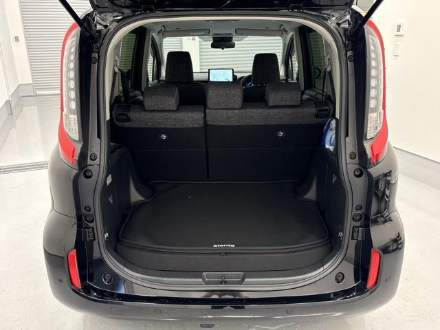 �ƂĂ��L�X�A�傫�ȊJ�����̉׎��X�y�[�X�ł��ˁB�@�J�����L�X������A�傫�ȉו����y�X���[�o�����Ⴂ�܂��ˁB�@�ו��X�y�[�X�͍L���ق��������ł���ˁB