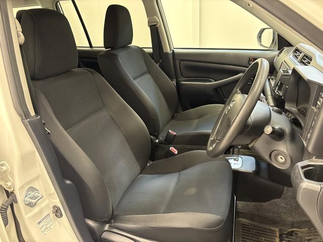 プロボックス ハイブリッドＦ　盗難防止　Ｗエアバッグ　バックガイドモニター　アイドリンストップ　ドライブレコーダー　１００Ｖ電源　パワーウインドウ　メモリナビ　ＡＵＸ　ワイヤレスキー　ＡＣ　ＤＶＤ　パワステ　フルセグＴＶ　ＥＴＣ（10枚目）