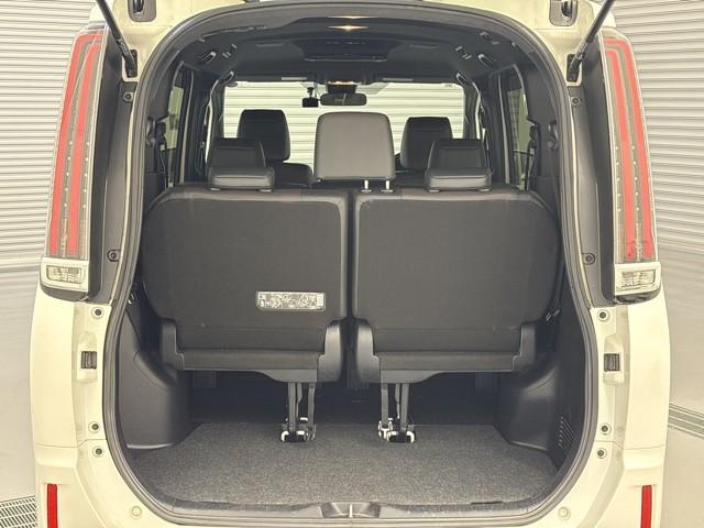 �ƂĂ��L�X�A�傫�ȊJ�����̉׎��X�y�[�X�ł��ˁB�@�J�����L�X������A�傫�ȉו����y�X���[�o�����Ⴂ�܂��ˁB�@�ו��X�y�[�X�͍L���ق��������ł���ˁB