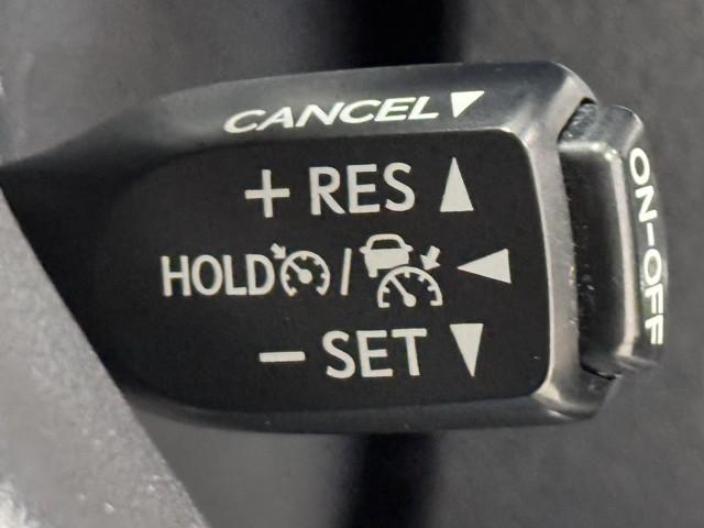 �N���[�Y�R���g���[���@�\���t���Ă��܂��B�@���x��ݒ肷��ƃA�N�Z���𓥂܂Ȃ��Ă����̑��x�ő��邱�Ƃ��ł��܂��B�@�@�������H�ł͂ƂĂ��֗��ȑ��u�Ȃ�ł��B