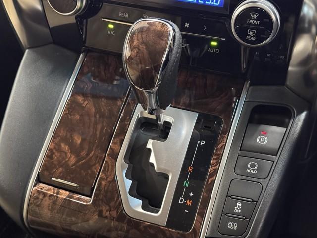 �e���݂₷���V�t�g�ł��B�@�⓹��M���̑������{�ł͑��삪�ȒP�ł����ł��B�@�V�t�g�`�F���W���₷�����ɍl�����Ĕz�u����Ă���̂ő��삵�Ղ��ł���B