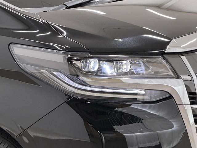 ���邢���C�g���铹�𖾂邭�Ƃ炵�Ă���܂��B�@�^�]�����ŁA���H�󋵂������ɑ����F���ł��邩�d�v�ȃ|�C���g�ł��B�@���F�����Â��������邭�Ƃ炵�Ă���܂���B