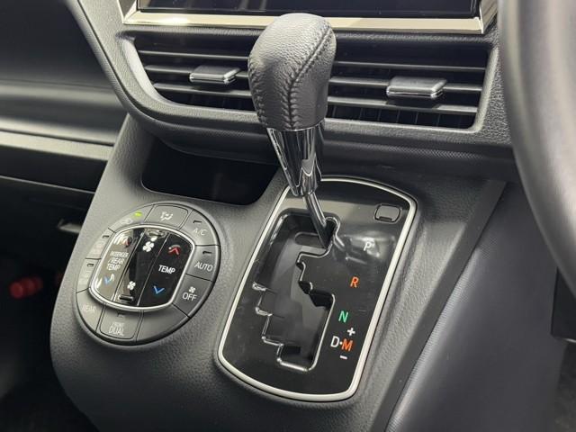 �e���݂₷���V�t�g�ł��B�@�⓹��M���̑������{�ł͑��삪�ȒP�ł����ł��B�@�V�t�g�`�F���W���₷�����ɍl�����Ĕz�u����Ă���̂ő��삵�Ղ��ł���B