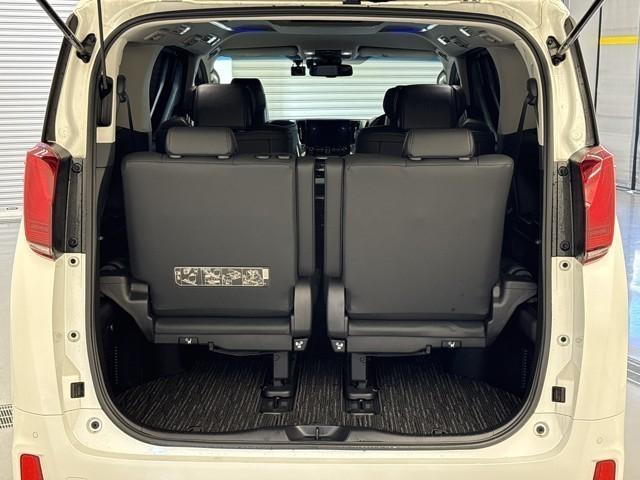 �ƂĂ��L�X�A�傫�ȊJ�����̉׎��X�y�[�X�ł��ˁB�@�J�����L�X������A�傫�ȉו����y�X���[�o�����Ⴂ�܂��ˁB�@�ו��X�y�[�X�͍L���ق��������ł���ˁB