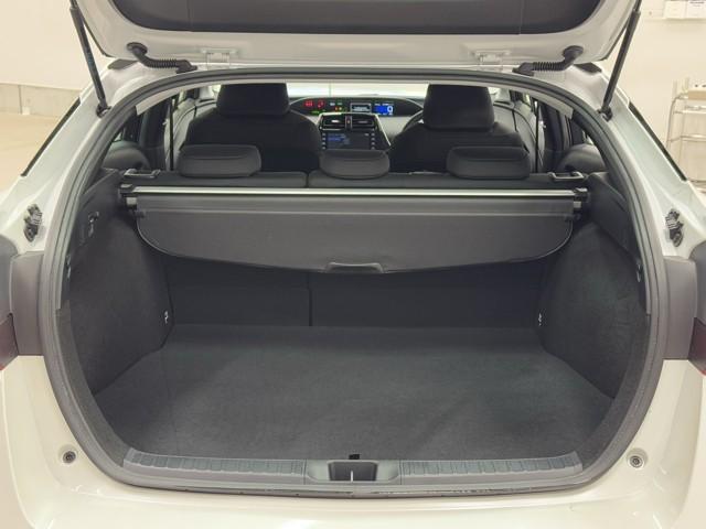 �ƂĂ��L�X�A�傫�ȊJ�����̉׎��X�y�[�X�ł��ˁB�@�J�����L�X������A�傫�ȉו����y�X���[�o�����Ⴂ�܂��ˁB�@�ו��X�y�[�X�͍L���ق��������ł���ˁB