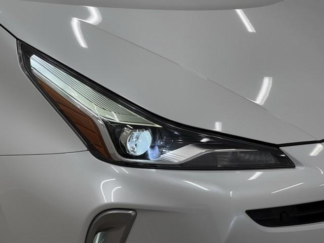 ���邢���C�g���铹�𖾂邭�Ƃ炵�Ă���܂��B�@�^�]�����ŁA���H�󋵂������ɑ����F���ł��邩�d�v�ȃ|�C���g�ł��B�@���F�����Â��������邭�Ƃ炵�Ă���܂���B