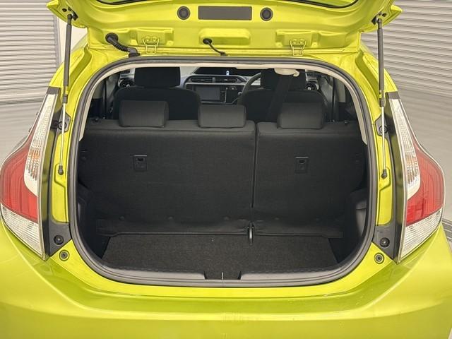 �ƂĂ��L�X�A�傫�ȊJ�����̉׎��X�y�[�X�ł��ˁB�@�J�����L�X������A�傫�ȉו����y�X���[�o�����Ⴂ�܂��ˁB�@�ו��X�y�[�X�͍L���ق��������ł���ˁB