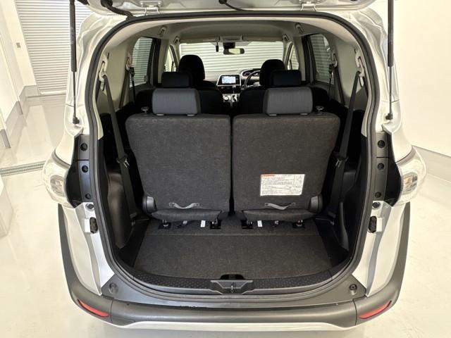 �ƂĂ��L�X�A�傫�ȊJ�����̉׎��X�y�[�X�ł��ˁB�@�J�����L�X������A�傫�ȉו����y�X���[�o�����Ⴂ�܂��ˁB�@�ו��X�y�[�X�͍L���ق��������ł���ˁB