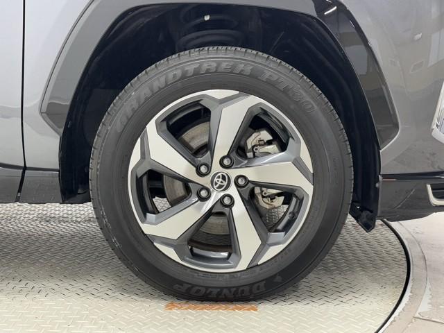 �A���~�z�C�[���ł��B�@�H�ʂɗ͂�`����z�C�[�������͓��ɖڗ����܂���ˁB�@�z�C�[���ЂƂŎԂ̃C���[�W���傫���ς��܂��ˁB