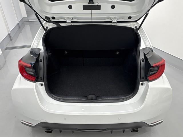 �ƂĂ��L�X�A�傫�ȊJ�����̉׎��X�y�[�X�ł��ˁB�@�J�����L�X������A�傫�ȉו����y�X���[�o�����Ⴂ�܂��ˁB�@�ו��X�y�[�X�͍L���ق��������ł���ˁB