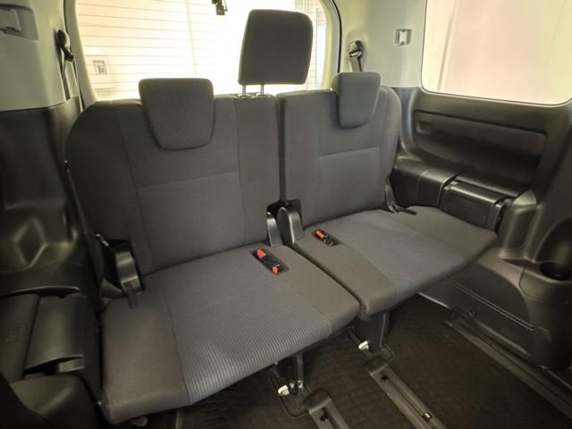 �T�[�h�V�[�g�ł��B�@�ו����v���Ă�����葽���Ȃ��������l���ł̃h���C�u�ɂ��l�X�ȃV�[���ɑΉ��ł��āA�ƂĂ��֗��ł��ˁB