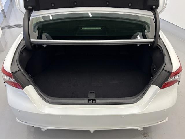 �ƂĂ��L�X�A�傫�ȊJ�����̉׎��X�y�[�X�ł��ˁB�@�J�����L�X������A�傫�ȉו����y�X���[�o�����Ⴂ�܂��ˁB�@�ו��X�y�[�X�͍L���ق��������ł���ˁB