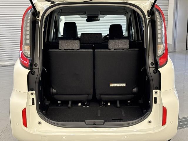 �ƂĂ��L�X�A�傫�ȊJ�����̉׎��X�y�[�X�ł��ˁB�@�J�����L�X������A�傫�ȉו����y�X���[�o�����Ⴂ�܂��ˁB�@�ו��X�y�[�X�͍L���ق��������ł���ˁB