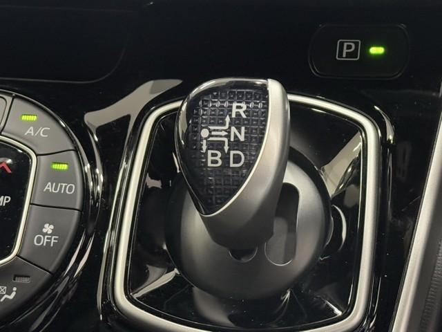 �e���݂₷���V�t�g�ł��B�@�⓹��M���̑������{�ł͑��삪�ȒP�ł����ł��B�@�V�t�g�`�F���W���₷�����ɍl�����Ĕz�u����Ă���̂ő��삵�Ղ��ł���B