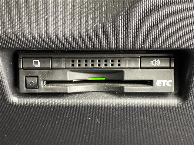 アクア Ｇ　禁煙　純正ナビ　クルーズコントロール　ＥＴＣ　オートライト　車両接近通報装置　スマートキー　エンジンスタートボタン　Ｂｌｕｅｔｏｏｔｈ　フルセグテレビ　ＣＤ　ＤＶＤ　ＬＥＤヘッドライト（7枚目）
