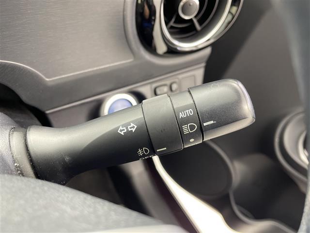 アクア Ｇ　禁煙　純正ナビ　クルーズコントロール　ＥＴＣ　オートライト　車両接近通報装置　スマートキー　エンジンスタートボタン　Ｂｌｕｅｔｏｏｔｈ　フルセグテレビ　ＣＤ　ＤＶＤ　ＬＥＤヘッドライト（8枚目）