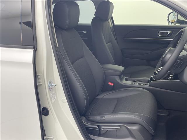 ヴェゼル e:HEV Z 登録済未使用 ホンダコネクトディスプレイ ナビ機能 フルセグ バックカメラ ETC ワイヤレス充電 ブラックフロントグリル パワーバックドア シーケンシャルターンランプ ブラインドスポットモニター(15枚目)