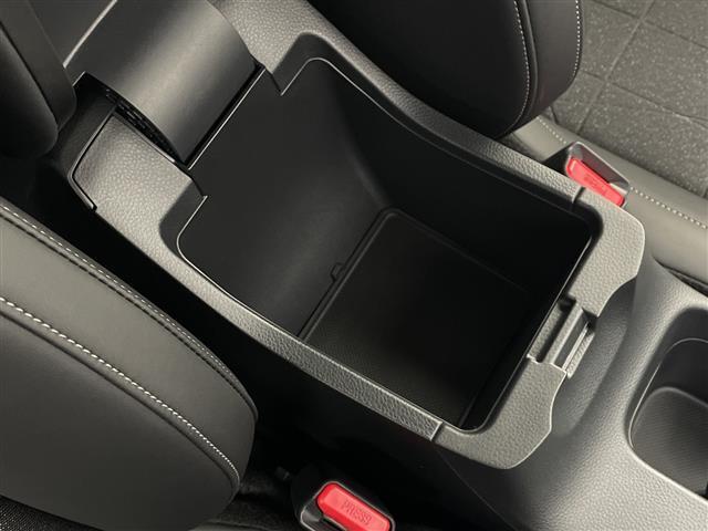 ヴェゼル e:HEV Z 登録済未使用 ホンダコネクトディスプレイ ナビ機能 フルセグ バックカメラ ETC ワイヤレス充電 ブラックフロントグリル パワーバックドア シーケンシャルターンランプ ブラインドスポットモニター(21枚目)