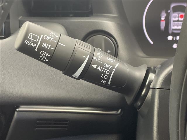 ヴェゼル e:HEV Z 登録済未使用 ホンダコネクトディスプレイ ナビ機能 フルセグ バックカメラ ETC ワイヤレス充電 ブラックフロントグリル パワーバックドア シーケンシャルターンランプ ブラインドスポットモニター(26枚目)