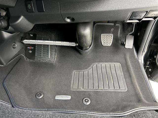 ハイエースワゴン ＧＬ　モデリスタ　純正ナビフルセグＴＶ　パノラミックビューモニター　フリップダウンモニター　デジタルインナーミラー　パワースライドドア　ベッドキット　ＥＴＣ　ドライブレコーダー（25枚目）
