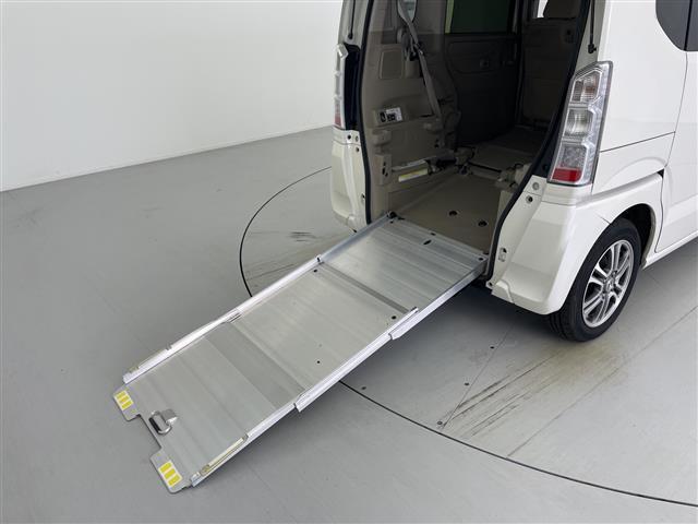 Ｎ－ＢＯＸ＋ Ｇ・Ｌパッケージ　禁煙　純正ディスプレイオーディオ　バックカメラ　スマートキー　エンジンプッシュスタートボタン　前後ドライブレコーダー　純正１４インチアルミホイール　片側パワースライドドア（5枚目）