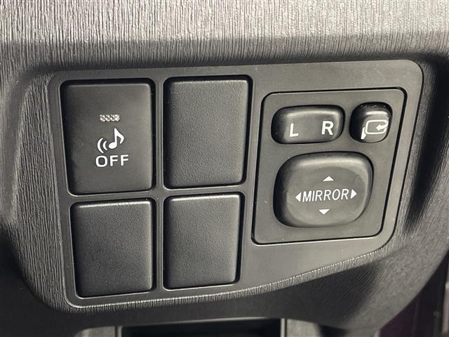 プリウス S 純正ナビ バックカメラ TV CD フォグランプ スマートキー プッシュスタート スペアキー 純正フロアマット 盗難防止装置 取扱説明書 保証書(8枚目)