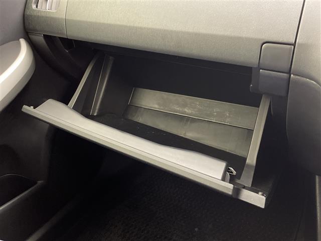 プリウス S 純正ナビ バックカメラ TV CD フォグランプ スマートキー プッシュスタート スペアキー 純正フロアマット 盗難防止装置 取扱説明書 保証書(11枚目)