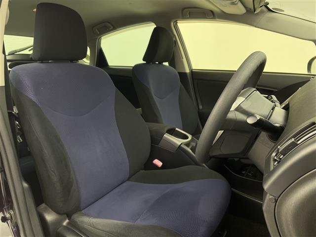 プリウス S 純正ナビ バックカメラ TV CD フォグランプ スマートキー プッシュスタート スペアキー 純正フロアマット 盗難防止装置 取扱説明書 保証書(13枚目)