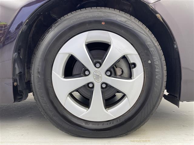 プリウス S 純正ナビ バックカメラ TV CD フォグランプ スマートキー プッシュスタート スペアキー 純正フロアマット 盗難防止装置 取扱説明書 保証書(16枚目)