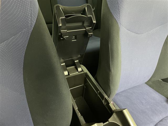 プリウス S 純正ナビ バックカメラ TV CD フォグランプ スマートキー プッシュスタート スペアキー 純正フロアマット 盗難防止装置 取扱説明書 保証書(27枚目)