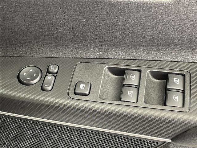 デリカD:5 シャモニー 登録済未使用車 全方位カメラ ブラインドスポットモニター 追従クルコン 両側パワースライドドア ステアリングヒーター パドルシフト パワーシート 前席シートヒーター スペアキー レーンキープアシスト(30枚目)