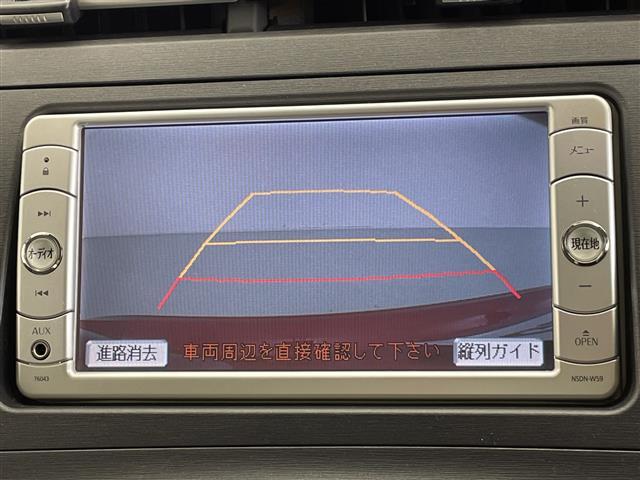 プリウス S 7インチナビ AM FM ワンセグ CD バックカメラ プッシュスタート ステアリングリモコン 横滑り防止機能 カーテンエアバック オートライト フォグライト スマートキー 純正フロアマット(6枚目)