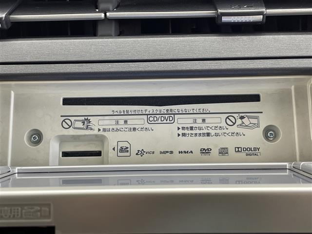 プリウス S 7インチナビ AM FM ワンセグ CD バックカメラ プッシュスタート ステアリングリモコン 横滑り防止機能 カーテンエアバック オートライト フォグライト スマートキー 純正フロアマット(10枚目)