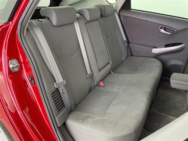 プリウス S 7インチナビ AM FM ワンセグ CD バックカメラ プッシュスタート ステアリングリモコン 横滑り防止機能 カーテンエアバック オートライト フォグライト スマートキー 純正フロアマット(14枚目)