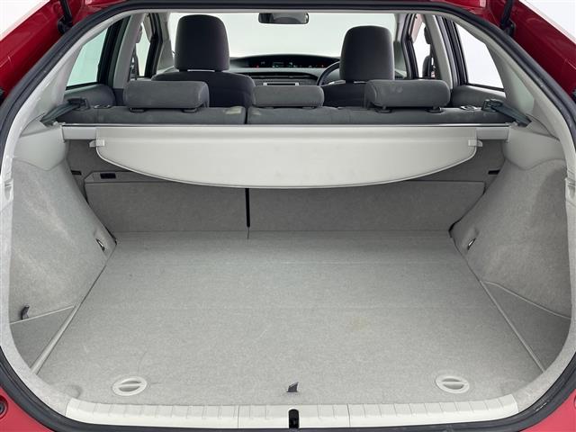 プリウス S 7インチナビ AM FM ワンセグ CD バックカメラ プッシュスタート ステアリングリモコン 横滑り防止機能 カーテンエアバック オートライト フォグライト スマートキー 純正フロアマット(15枚目)