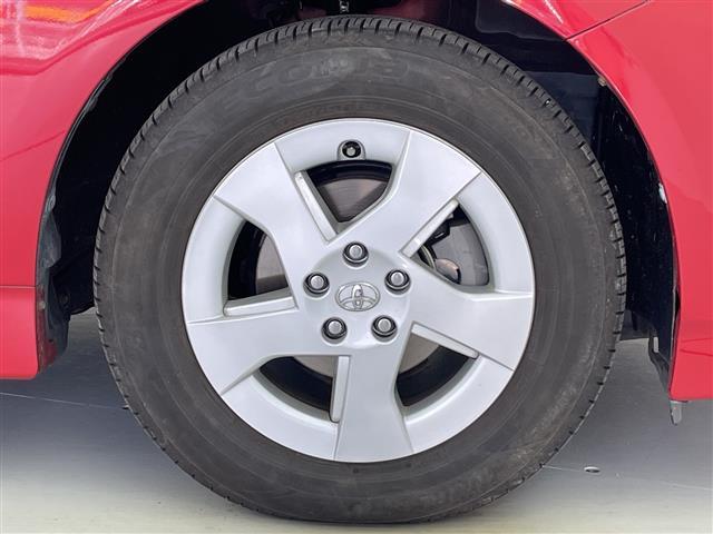 プリウス S 7インチナビ AM FM ワンセグ CD バックカメラ プッシュスタート ステアリングリモコン 横滑り防止機能 カーテンエアバック オートライト フォグライト スマートキー 純正フロアマット(16枚目)