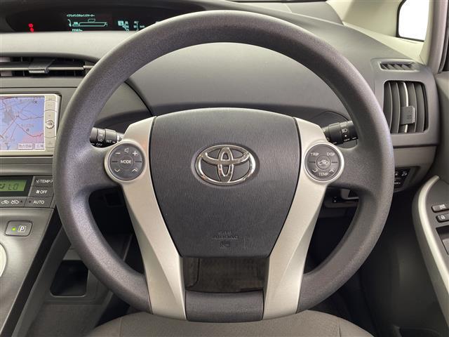 プリウス S 7インチナビ AM FM ワンセグ CD バックカメラ プッシュスタート ステアリングリモコン 横滑り防止機能 カーテンエアバック オートライト フォグライト スマートキー 純正フロアマット(42枚目)