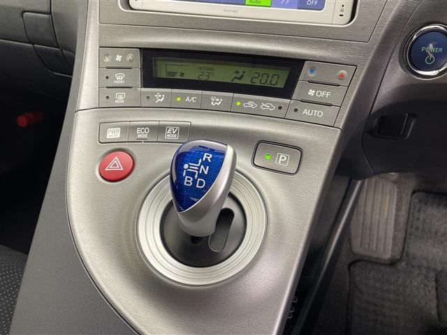 プリウス S 禁煙 純正ナビ バックカメラ ドラレコ ビルドインETC 地デジ Bluetooth CD スマートキー スペアキー アイドリングストップ エンジンスタートボタン(19枚目)