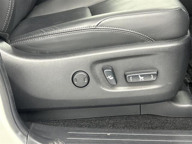 ランドクルーザープラド TX Lパッケージ・ブラックエディション 禁煙 ALPINE9型ナビ サンルーフ バックカメラ ETC パワーシート シートヒーター エアシート 追従クルコン 衝突軽減 レーンキープアシスト オートハイビーム フルセグ Bluetooth(13枚目)