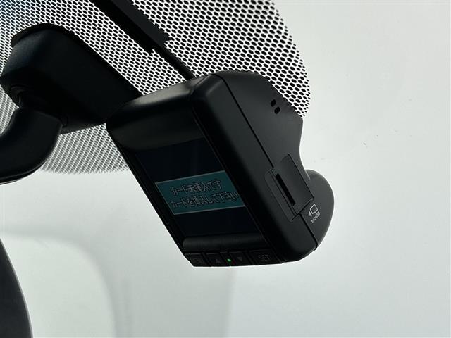 フリード G 純正ナビ 両側パワースライドドア バックカメラ ビルトインETC フルセグテレビ ステアリングスイッチ プッシュスタート オートライト ヒーテッドドアミラー ドライブレコーダー サンシェード(6枚目)