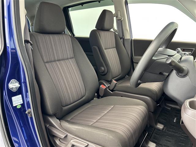 フリード G 純正ナビ 両側パワースライドドア バックカメラ ビルトインETC フルセグテレビ ステアリングスイッチ プッシュスタート オートライト ヒーテッドドアミラー ドライブレコーダー サンシェード(13枚目)