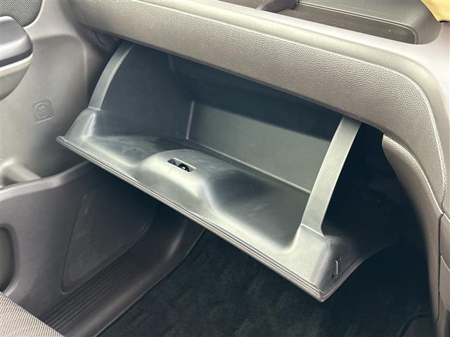 フリード G 純正ナビ 両側パワースライドドア バックカメラ ビルトインETC フルセグテレビ ステアリングスイッチ プッシュスタート オートライト ヒーテッドドアミラー ドライブレコーダー サンシェード(20枚目)