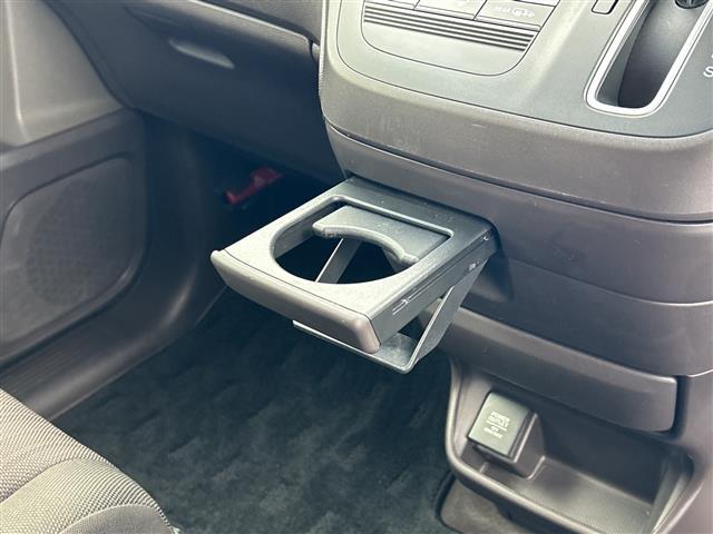 フリード G 純正ナビ 両側パワースライドドア バックカメラ ビルトインETC フルセグテレビ ステアリングスイッチ プッシュスタート オートライト ヒーテッドドアミラー ドライブレコーダー サンシェード(24枚目)