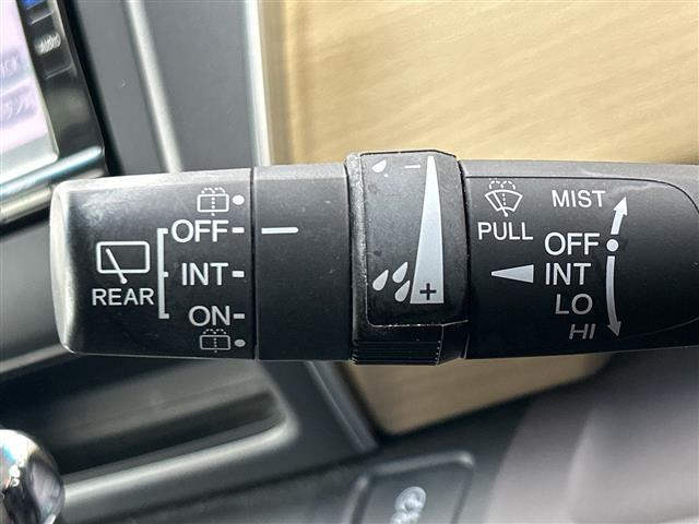 フリード G 純正ナビ 両側パワースライドドア バックカメラ ビルトインETC フルセグテレビ ステアリングスイッチ プッシュスタート オートライト ヒーテッドドアミラー ドライブレコーダー サンシェード(30枚目)