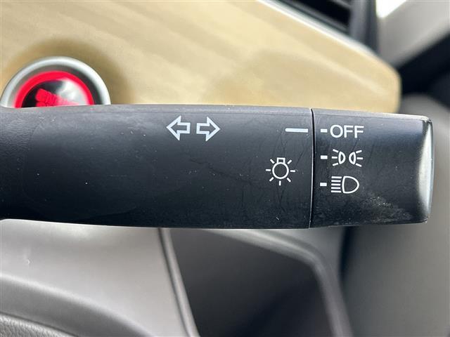 フリード G 純正ナビ 両側パワースライドドア バックカメラ ビルトインETC フルセグテレビ ステアリングスイッチ プッシュスタート オートライト ヒーテッドドアミラー ドライブレコーダー サンシェード(33枚目)