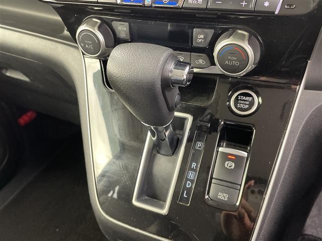 セレナ ハイウェイスターV 両側電動 11型ナビTV フリップダウン プロパイロット(12枚目)