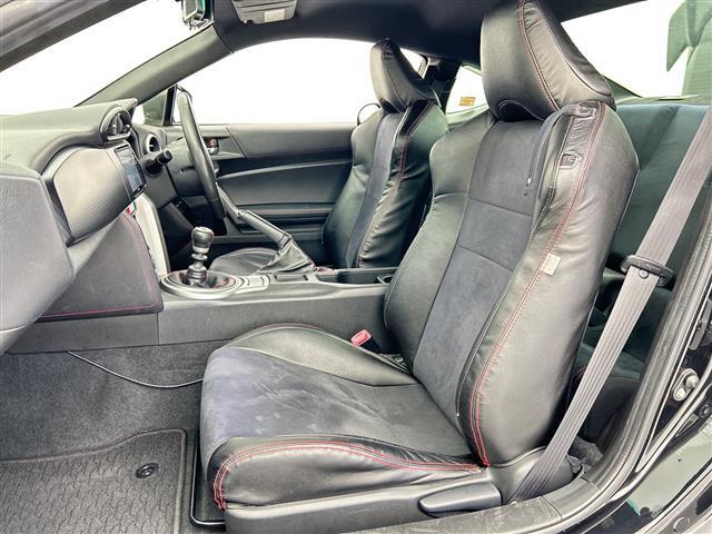 ８６ ＧＴ　ケンウッドメモリーナビ　ＴＶ　ＴＲＤエアロ【フロント、サイド】　ＴＲＤエアロスタビライジングカバー　ＨＫＳデュアルマフラー　社外リアアンダー　社外リアスポイラー　バックモニター　ドライブレコーダ（13枚目）