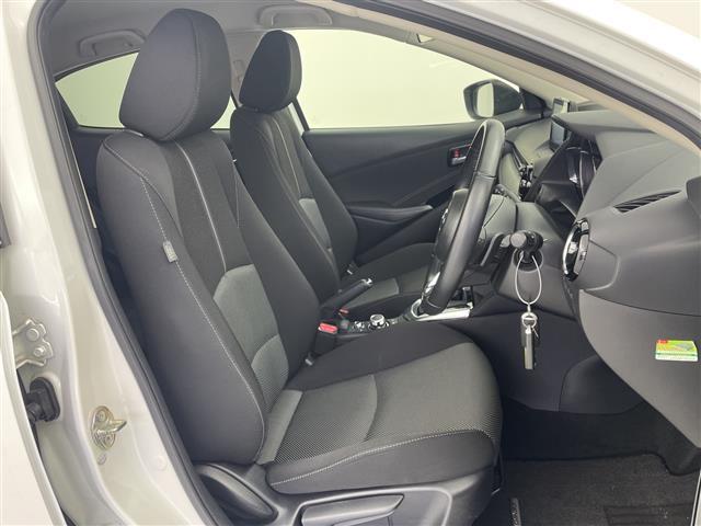 デミオ XDツーリング 純正ナビ フルセグTV バックカメラ LED セーフティPKG ヘッドアップディスプレイ ブラインドスポットモニター Bluetooth ドライブレコーダー Greddyマフラー ローダウン(13枚目)