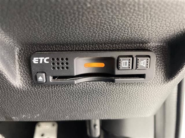 フリードハイブリッド ハイブリッド・Gホンダセンシング 禁煙 社外ナビ 両側パワースライドドア ルーフキャリア レーダークルーズコントロール 衝突軽減ブレーキ レーンキープアシスト RAZOシフトノブ ビルトインETC ハーフレザーシート LEDライト(10枚目)