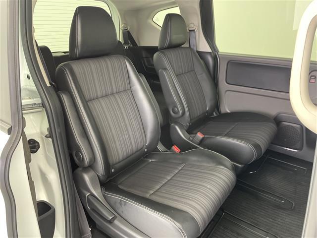 フリードハイブリッド ハイブリッド・Gホンダセンシング 禁煙 社外ナビ 両側パワースライドドア ルーフキャリア レーダークルーズコントロール 衝突軽減ブレーキ レーンキープアシスト RAZOシフトノブ ビルトインETC ハーフレザーシート LEDライト(12枚目)